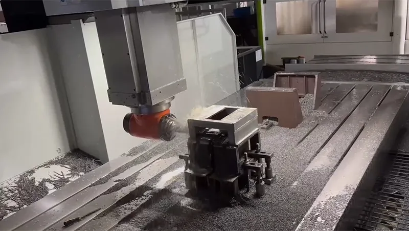 ورشة التصنيع الآلي